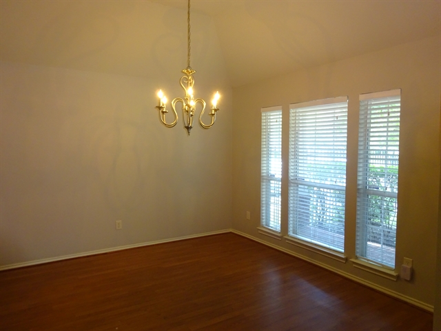 Building Photo - 17615 Burkhart Ridge Dr