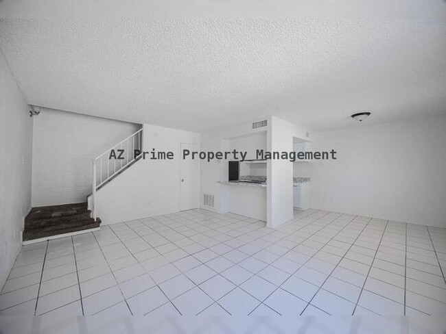 Building Photo - 5246 N 42nd Ln