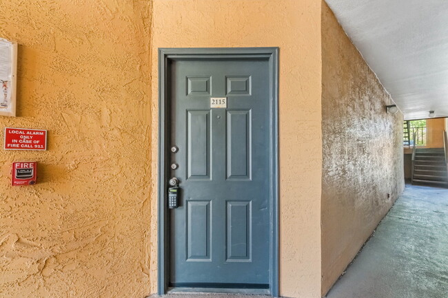 Foto del edificio - *$50 RENT DISCOUNT!* Charming 1-Bedroom Co...