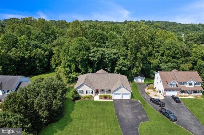 Foto del edificio - 170 Coventry Ct