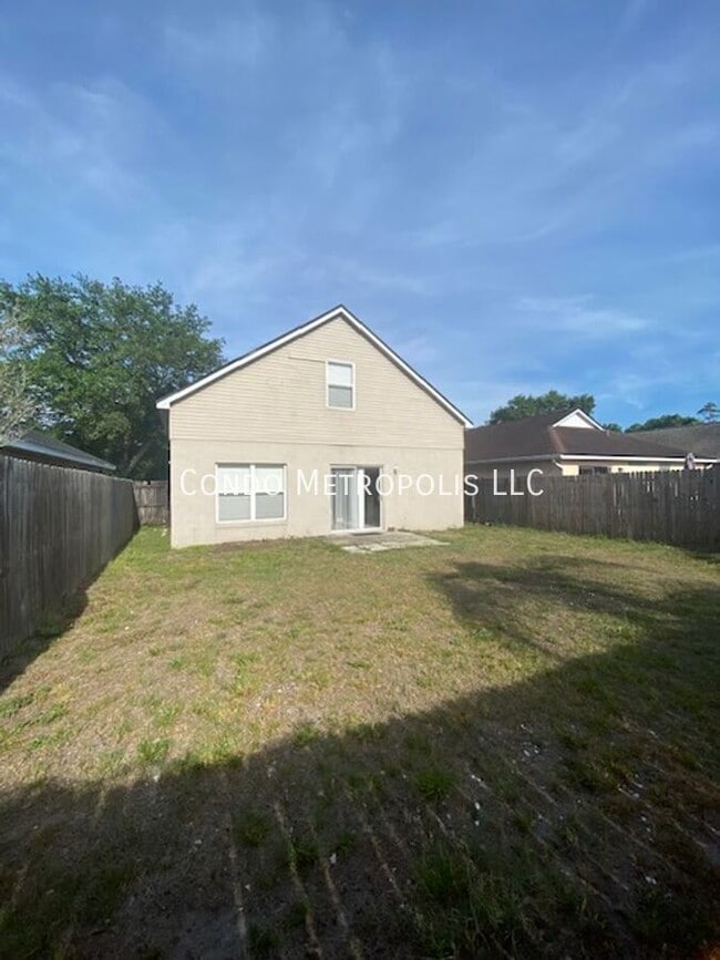 Building Photo - 2511 Woods Edge Cir