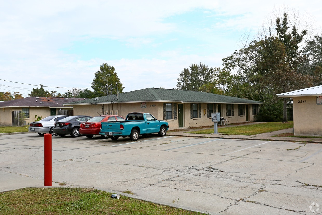 Primary Photo - 2503 Minnesota Ave