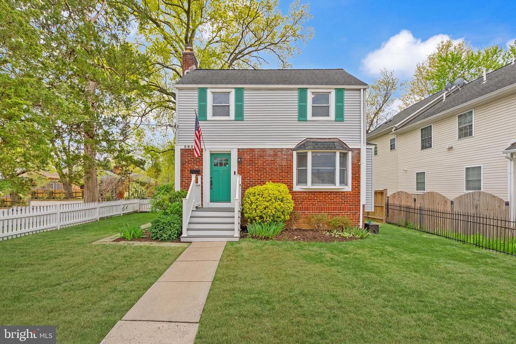 Foto principal - 5800 3rd St S