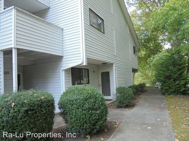 Building Photo - 423 Brookside Ct