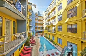 Building Photo - Crescent