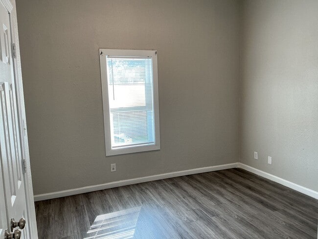 Building Photo - 961 Old Hickory Blvd