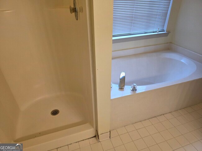 Foto del edificio - 7016 Hollow Oak Ct