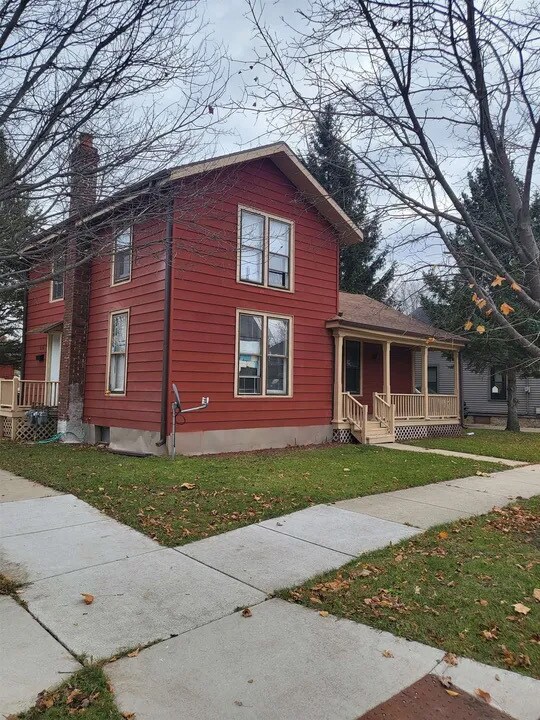 603 S Academy St, Janesville, WI 53548 House Rental in Janesville, WI