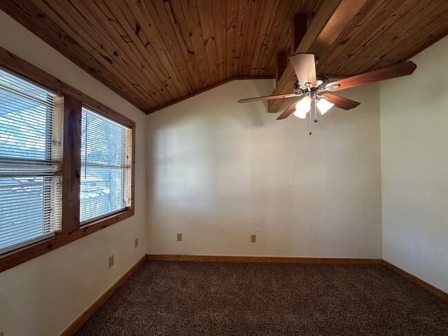 Foto del edificio - 1453 Chapparal Rd