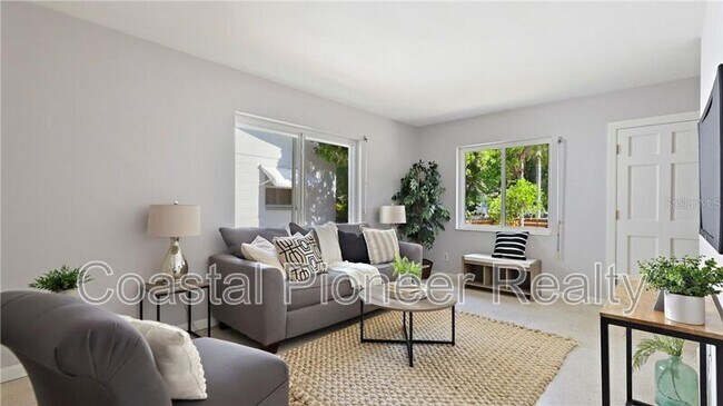 Foto del edificio - 325 42nd Ave N