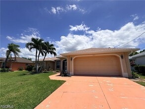 Building Photo - 4313 SW 19th Ave