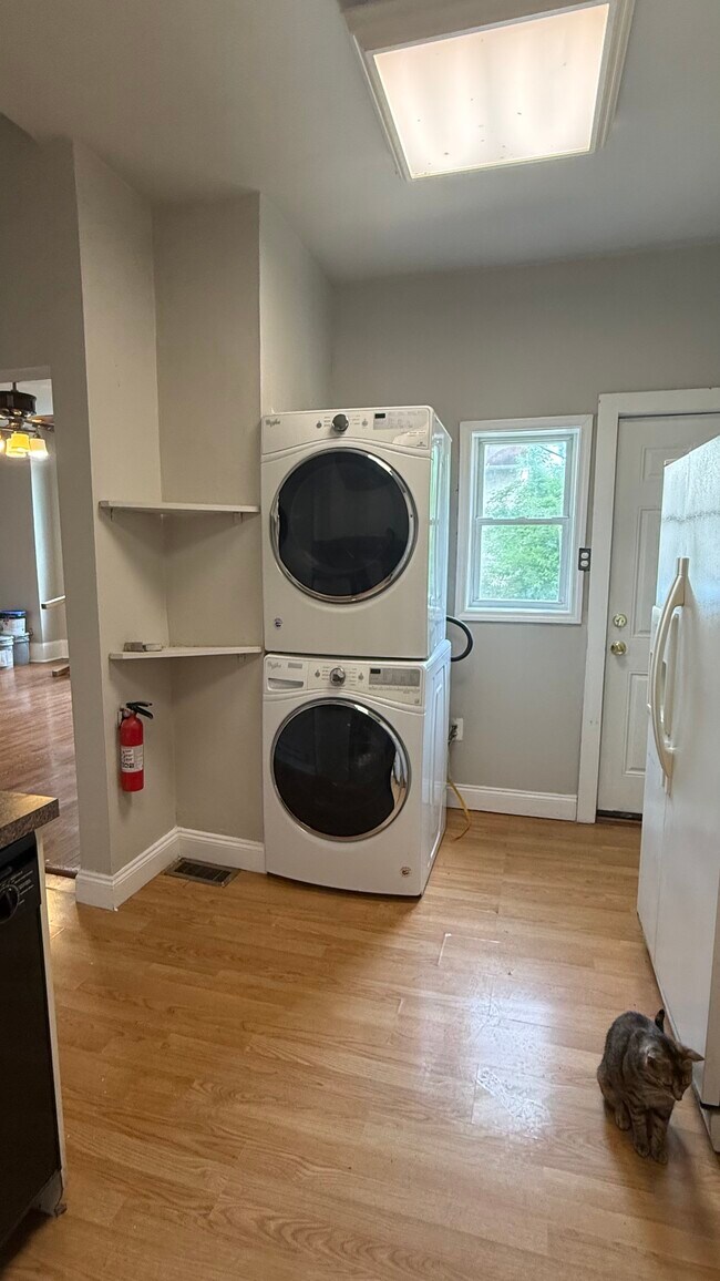 Washer/Dryer - 62 Penn Blvd