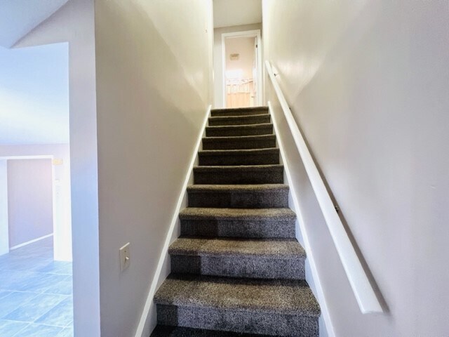 Building Photo - 823 Martin St
