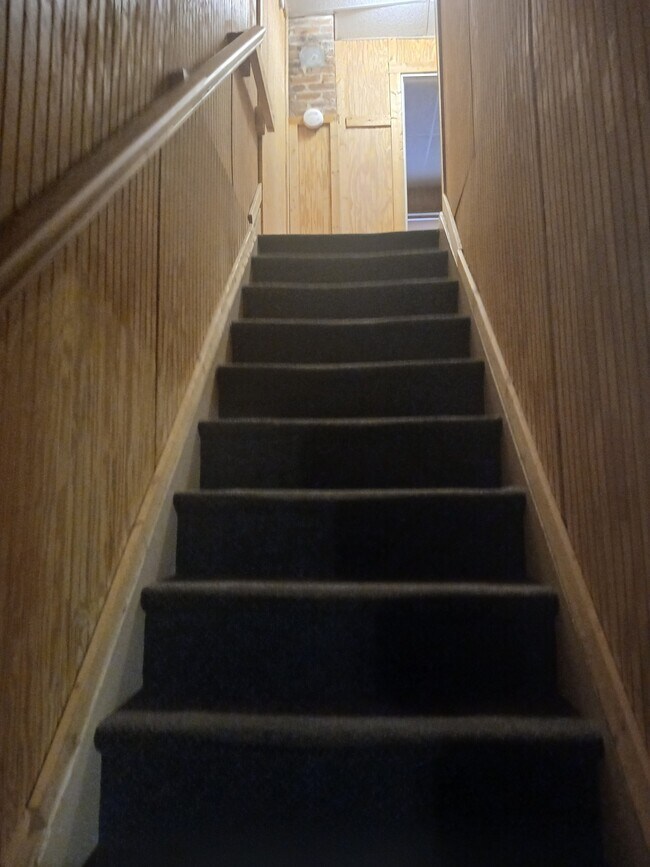 Building Photo - 321 Myrtle St