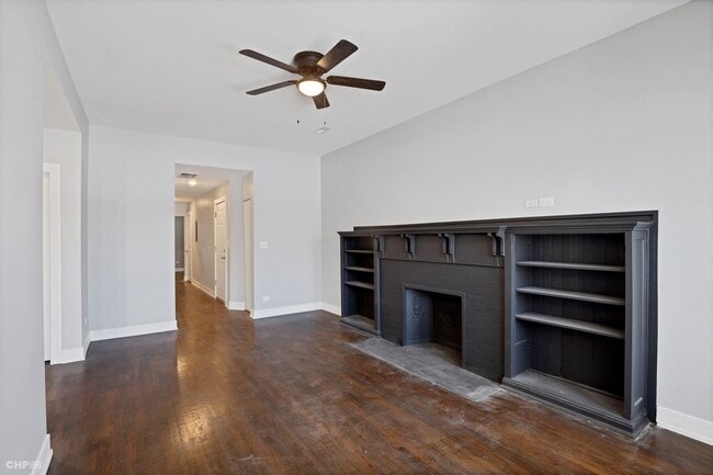 Building Photo - 4357 S King Dr