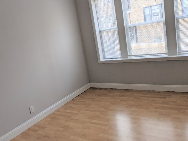 Foto del edificio - 3704 Hereford St