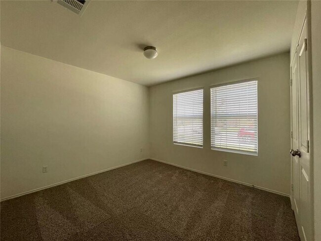 Building Photo - 518 Colthorpe Ln