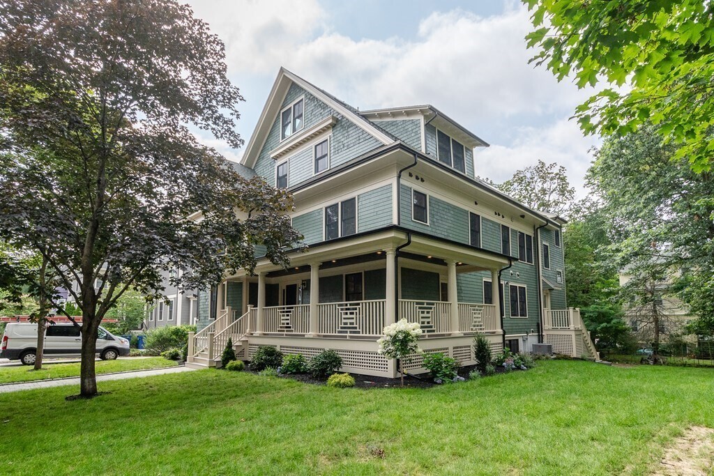 Primary Photo - 424 Newtonville Ave