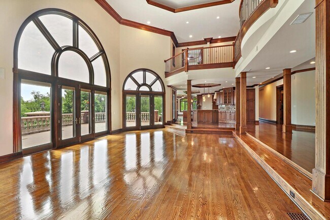 Building Photo - 900 Juliano Ct