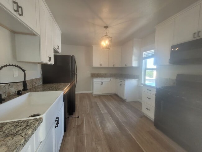 Building Photo - 4143.5 Cleveland