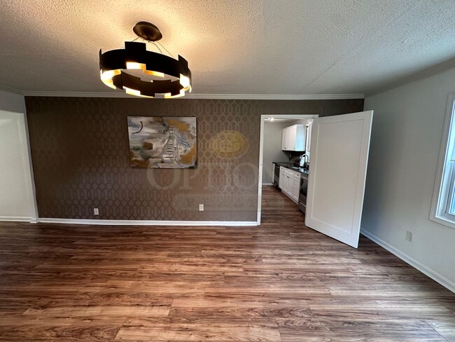 Building Photo - 3 Bedroom Home in Oakland City