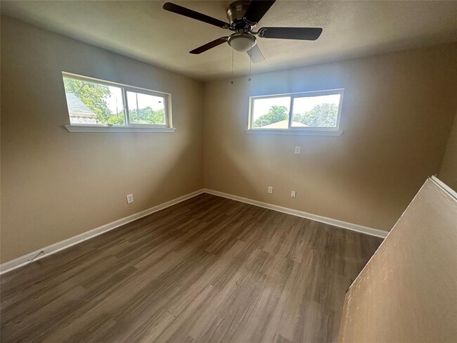 Foto del edificio - 5120 Clover St
