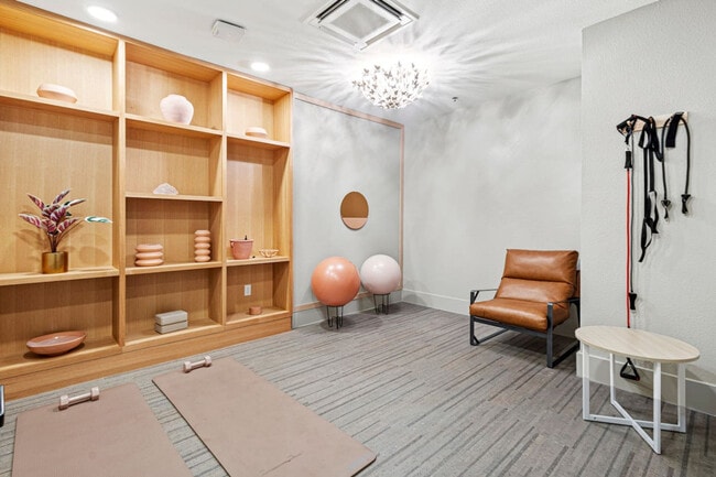 Foto del edificio - 596 W 9th St