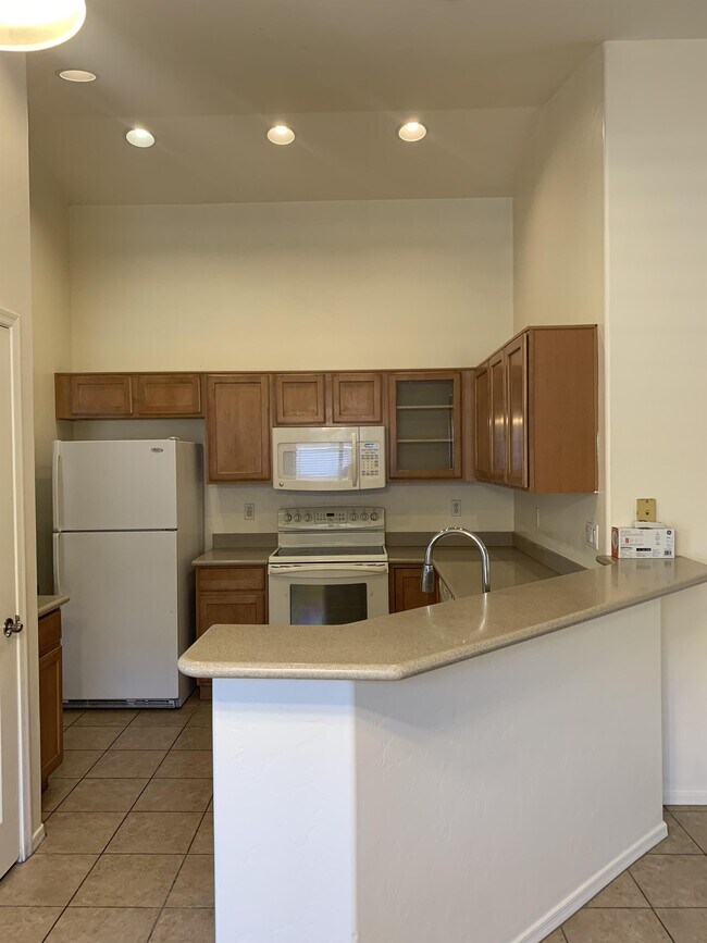 Building Photo - 6585 E Ladonna Ln