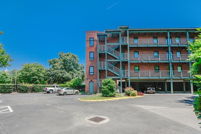 Building Photo - Modern Loft Style Condo for rent in Norfolk!