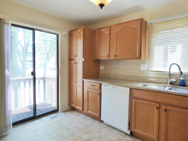 Foto del edificio - 1624 Waxwing Ct