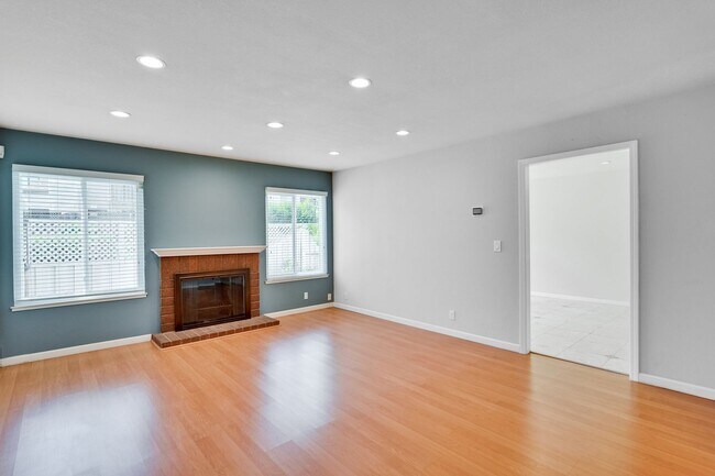 Foto del edificio - 6651 Bunker Hill Ct