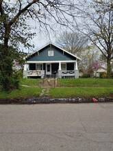 Building Photo - 1207 S Elm St