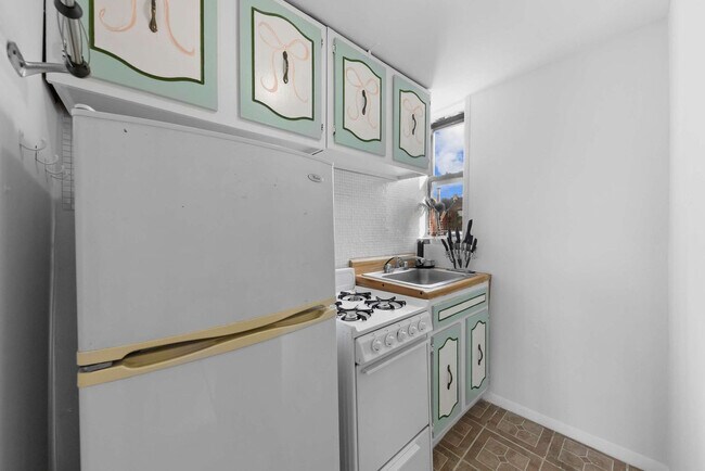 Foto del edificio - 402 E 11th St