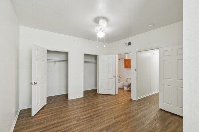 Building Photo - Cypress View Villas Apartments