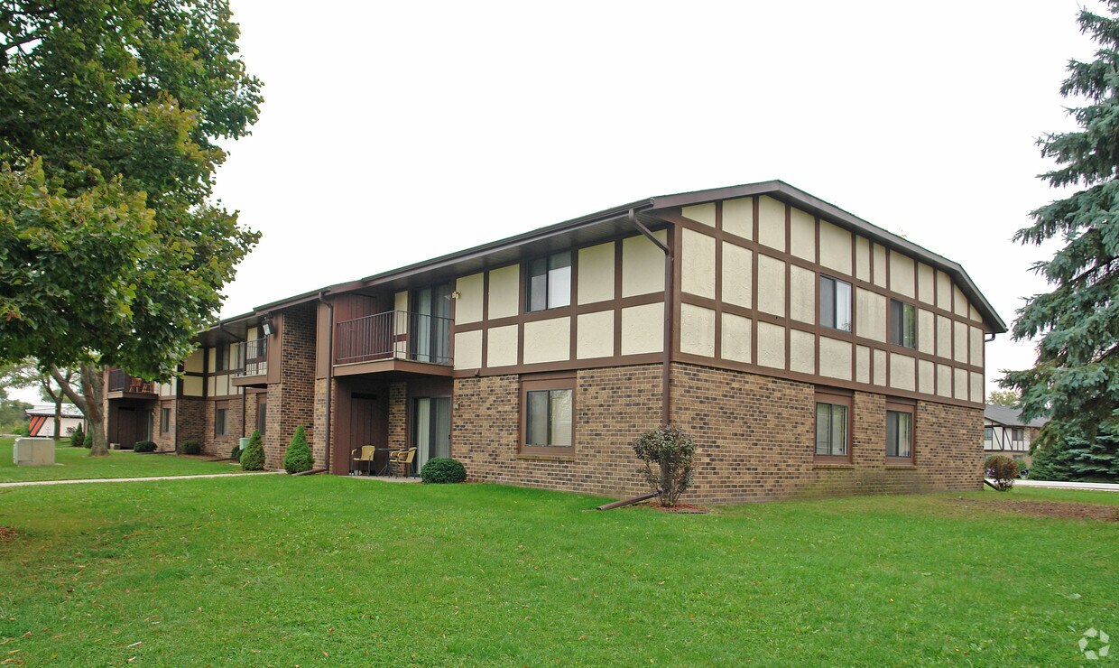 Building Photo - 4700-4710 Indian Hills Dr