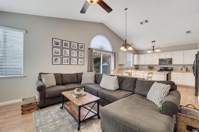 Building Photo - 915 Tipperary Dr