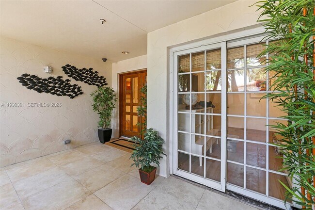 Foto del edificio - 2211 Fisher Island Dr