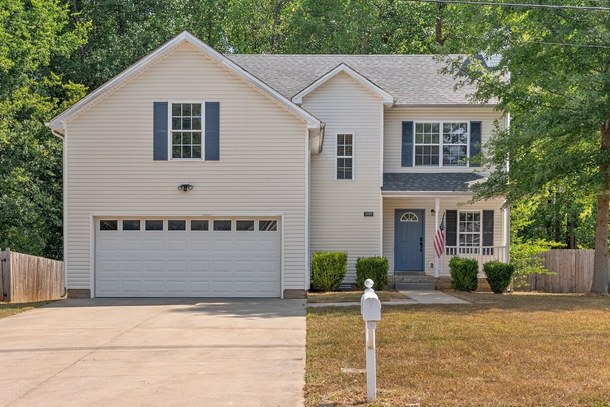 Foto principal - 3793 McAllister Dr