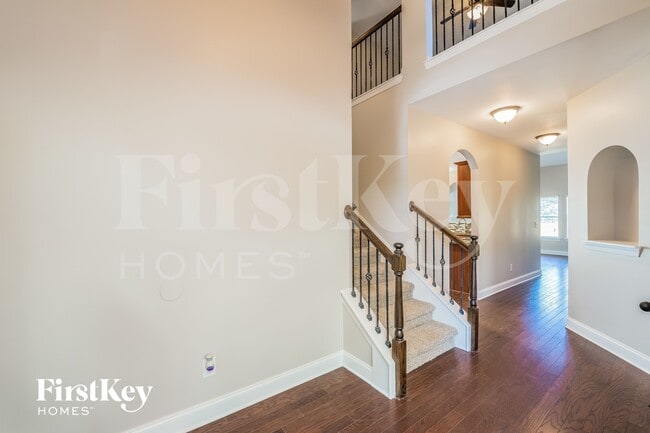 Building Photo - 506 Blackberry Glenn