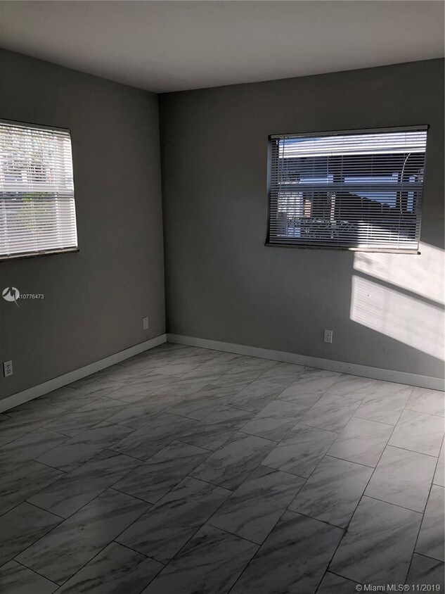 Foto del edificio - 452 SW 4th Ave