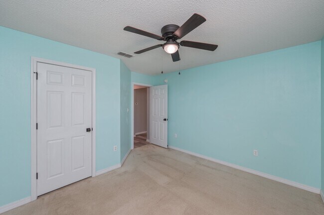 Building Photo - 208 Citadel Ln