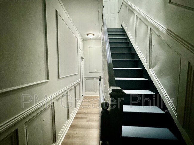 Building Photo - 4058 Parkside Ave