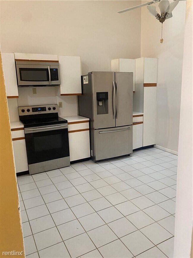 Building Photo - 3 br, 2 bath Condo - 3551 Inverrary Blvd W