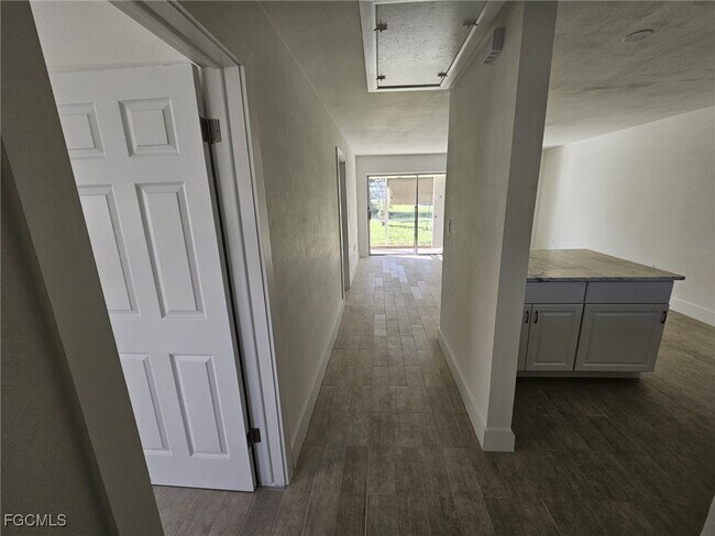 Foto del edificio - 326 Palmetto Dr