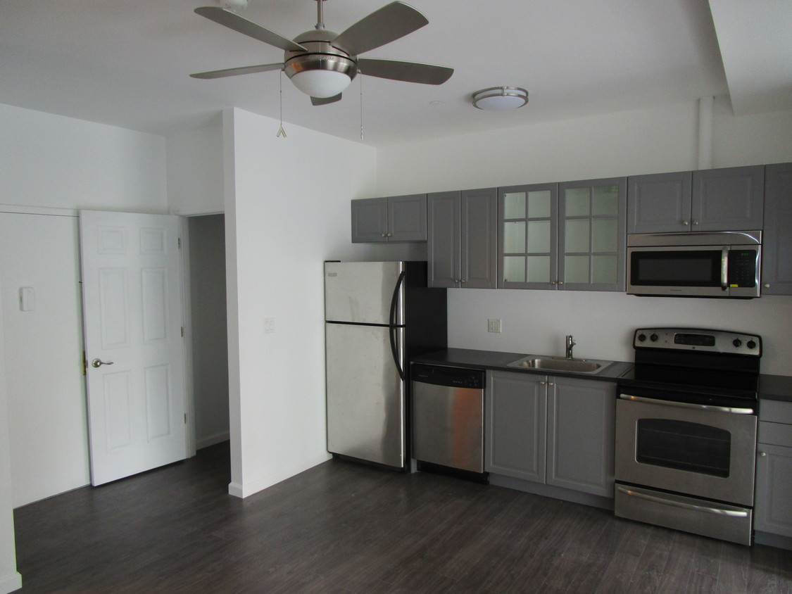 Primary Photo - 150 W 92nd St