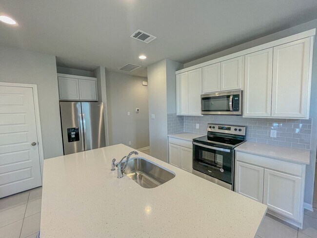 Foto del edificio - 465 Unforgiven Ln