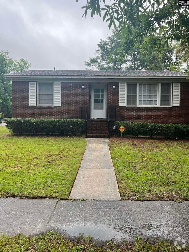 Building Photo - 1328 Fairview Dr