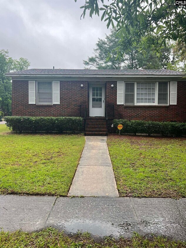 Foto principal - 1328 Fairview Dr