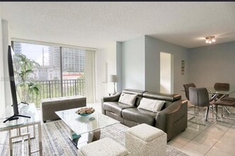 Building Photo - 16909 N Bay Rd