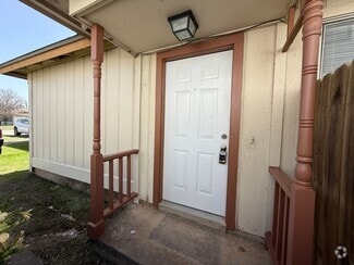 Building Photo - 2120-2122 Andover Dr